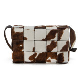 BOTTEGA VENETA Casette Bag medium Kuhfell braun NEU Pre-owned Designer Secondhand Luxurylove