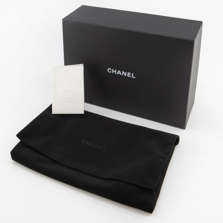 CHANEL Top Handle Wallet on Chain - NEW - Pre-loved Designer Second Hand | LUXURYLOVE
