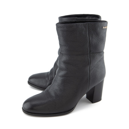 BALLY Winter ankle boots with shearling lining - Pre-loved Designer Second Hand | LUXURYLOVE