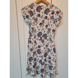 Kurzes Kleid mit Blumenmuster