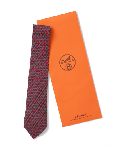 HERMÈS Silk tie Lock - Pre-loved Designer Second Hand | LUXURYLOVE