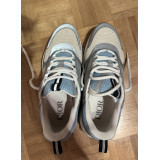 B22 Sneaker
