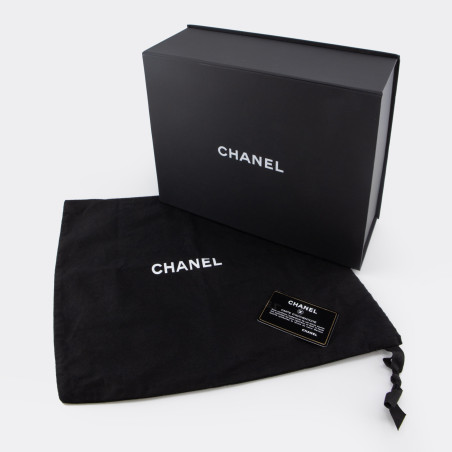 CHANEL 19 Bag small - Pre-loved Designer Second Hand | LUXURYLOVE
