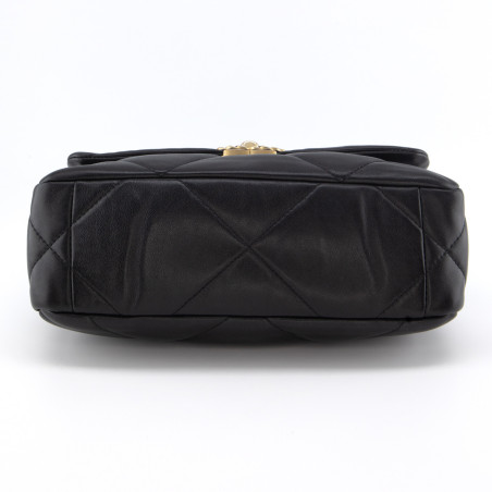 CHANEL 19 Bag small - Pre-loved Designer Second Hand | LUXURYLOVE