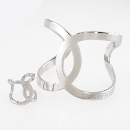 CHANEL CC Ring - Pre-loved Designer Second Hand | LUXURYLOVE