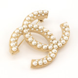 CC Pearl brooch GHW