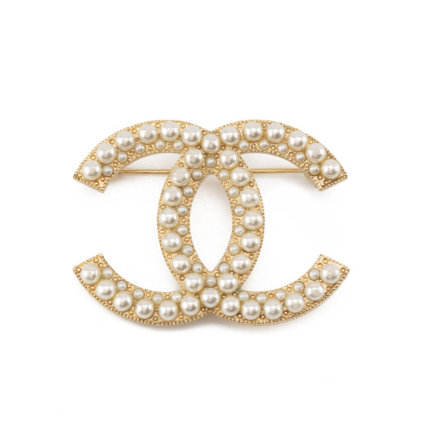 CHANEL CC Pearl brooch GHW - Pre-loved Designer Second Hand | LUXURYLOVE