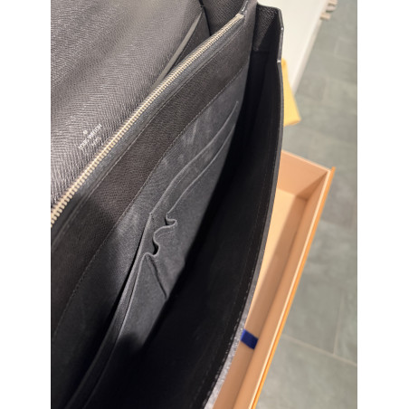 LOUIS VUITTON Neo Robusto 1 Taiga Ardoise business bag - Pre-loved Designer Second Hand | LUXURYLOVE