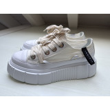 Sneakers - NEW