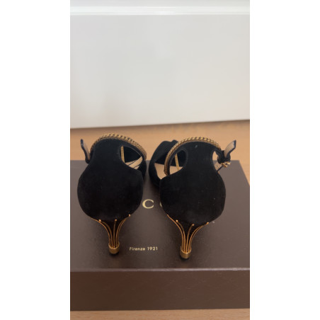 GUCCI Tassel lack - leather Sandals - Pre-loved Designer Second Hand | LUXURYLOVE