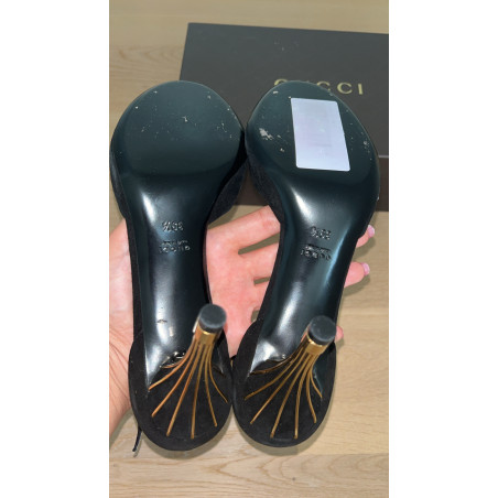 GUCCI Tassel lack - leather Sandals - Pre-loved Designer Second Hand | LUXURYLOVE
