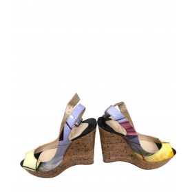 Une Plume Wedges